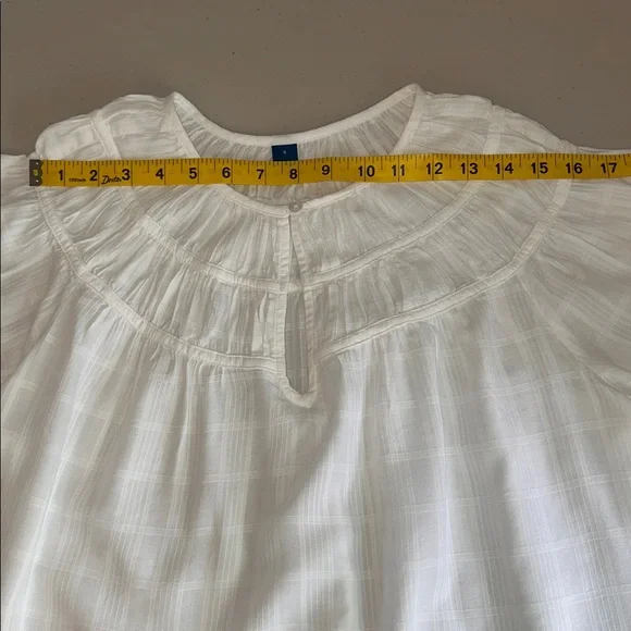 Old Navy White Ruffled Women's Top Size Small. - Picture 5 of 13
